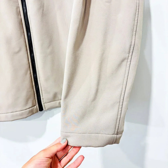 CALVIN KLEIN – Beige water-resistant jacket | Lightweight outdoor layer * - Picture 6 of 12